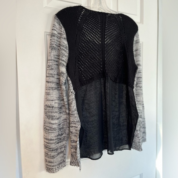 DEX Scoop Neck Open Knit Contrast Chiffon Back Sweater Large Gray / Black - Picture 6 of 16